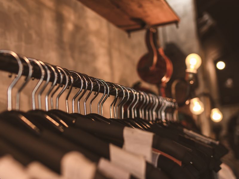 סידור ארונות בגדים